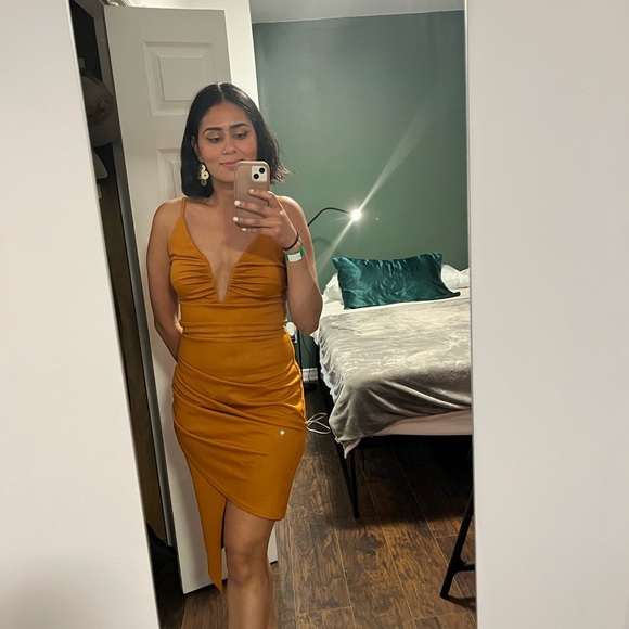 Orange body hugging asymmetrical dress - Picture 5 of 5